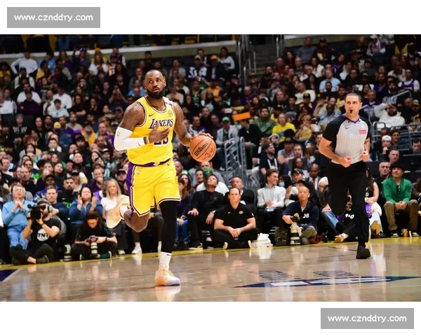 湖人对热火第三场比分揭晓 詹眉联手制胜之夜焦点战役回顾全场解析